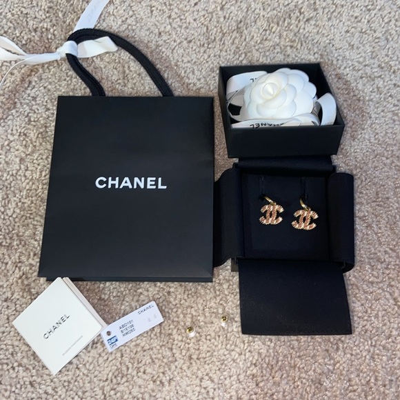 Authentic Chanel CC earrings - Picture 11 of 14